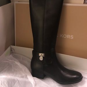 New in box Michael Kors leather Ryan boot